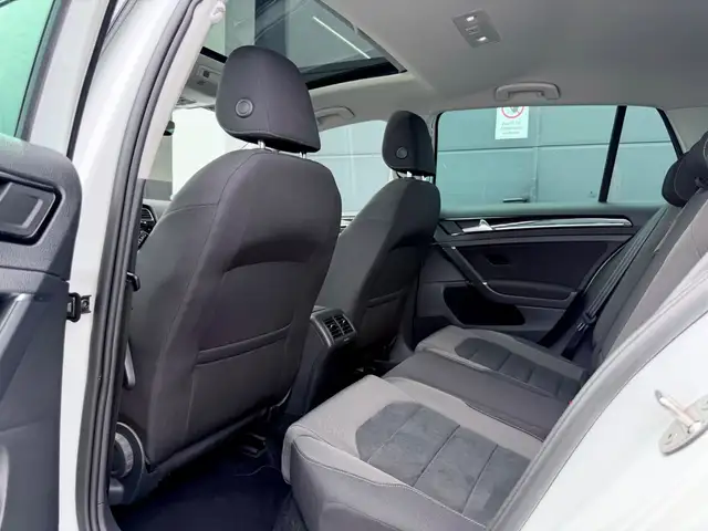 Volkswagen Golf view 14
