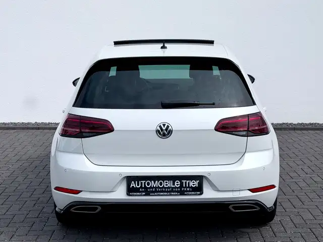 Volkswagen Golf view 6