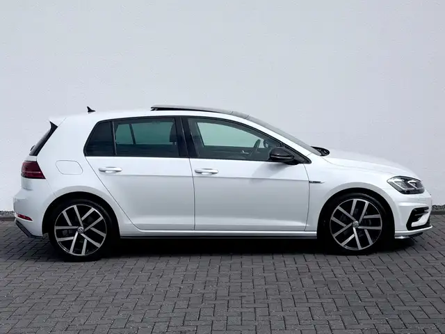 Volkswagen Golf view 4