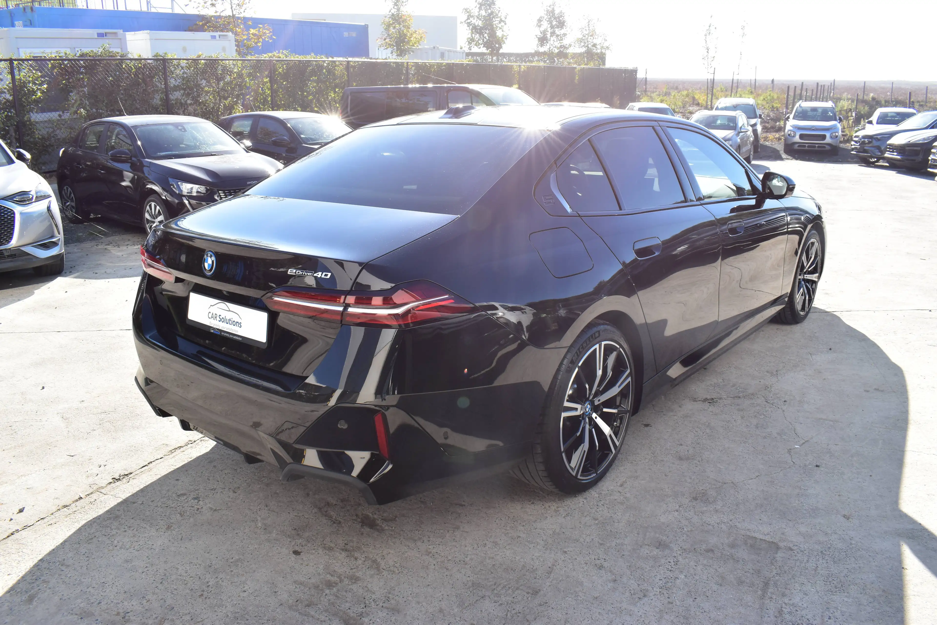 BMW i5 eDrive40 Pack M *Pano - Full Options * — photo 4