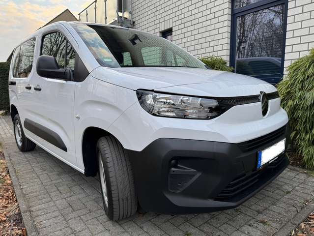 Imagine Citroen Berlingo Berlingo MPV M PureTech 110 YOU