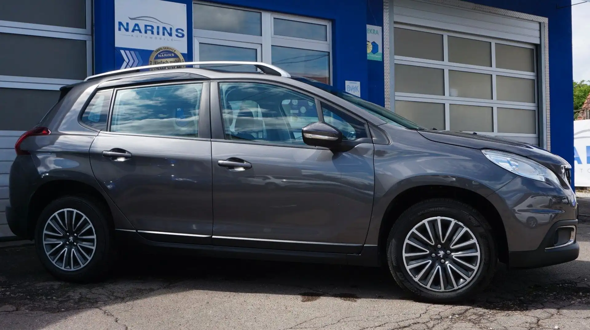 Peugeot 2008 Active Klima Tempomat BT SR WR Grau - 2