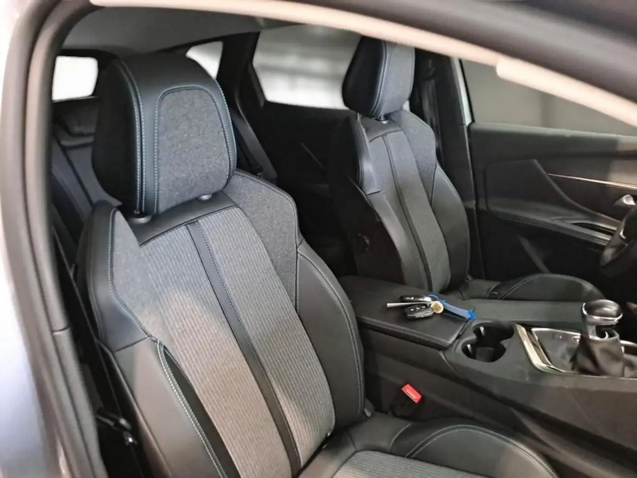 Peugeot 3008 BLUEHDI 130 SES ALLURE SUV, миниатюра 10