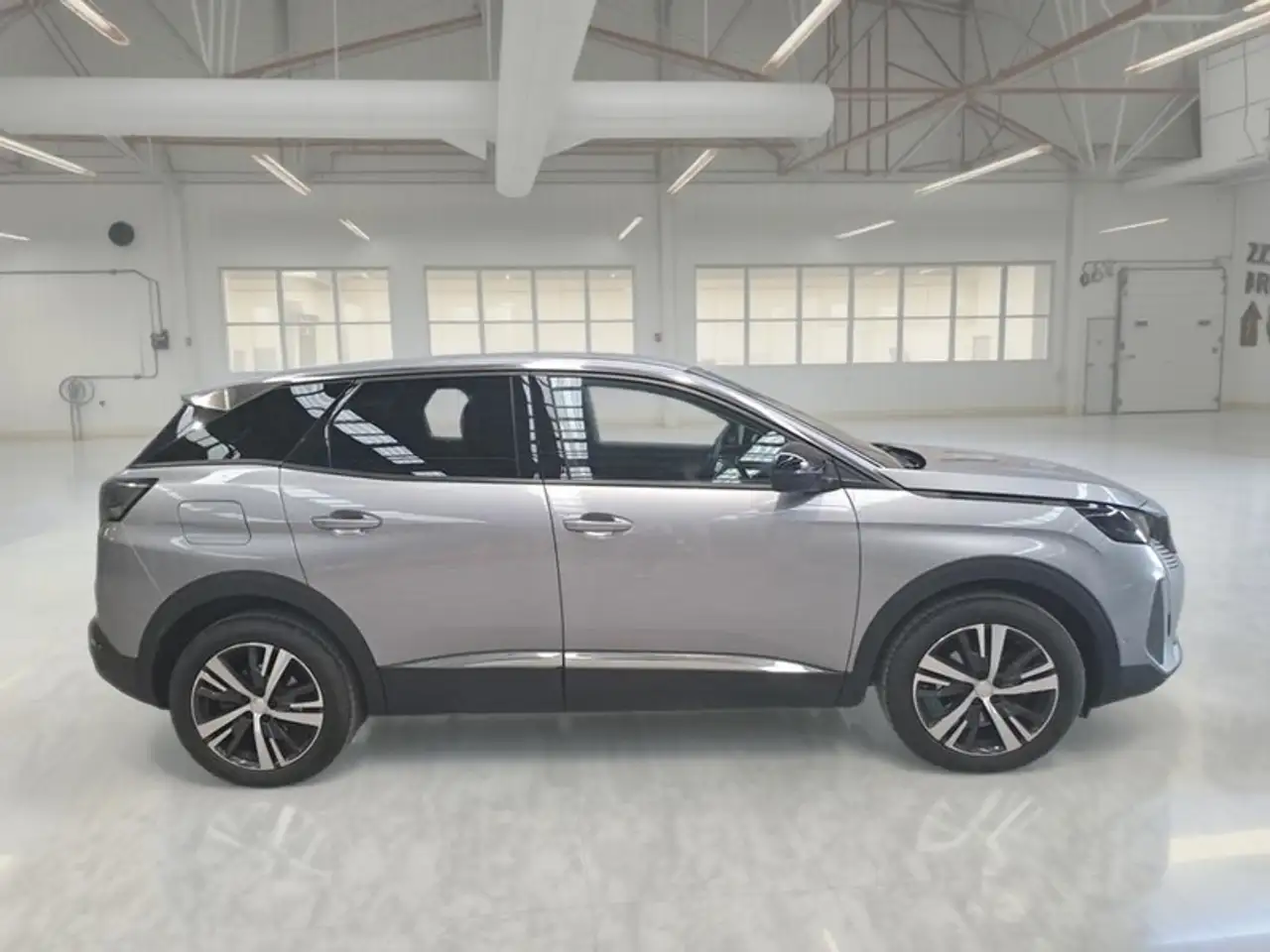 Peugeot 3008 BLUEHDI 130 SES ALLURE SUV, миниатюра 3