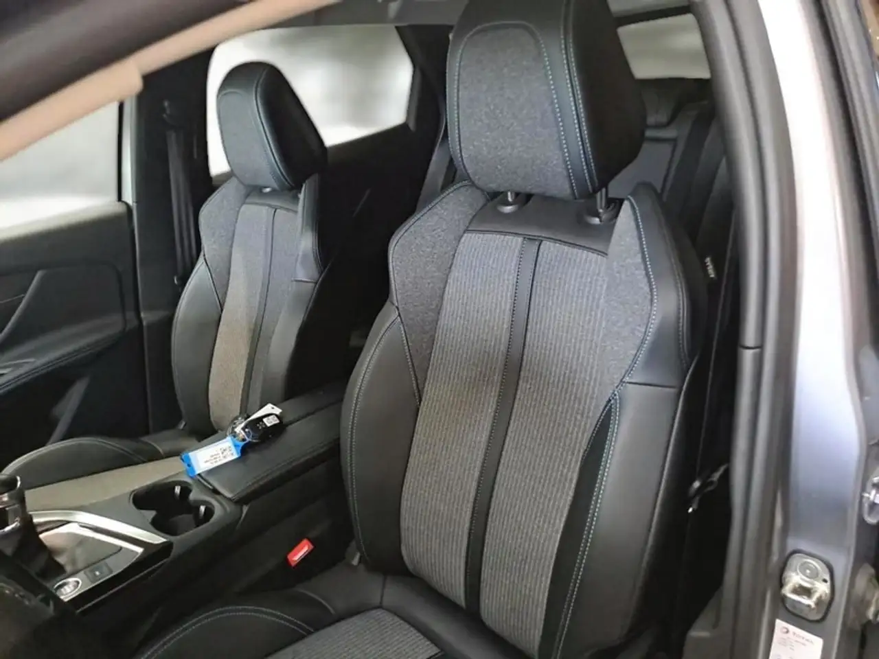 Peugeot 3008 BLUEHDI 130 SES ALLURE SUV, миниатюра 9