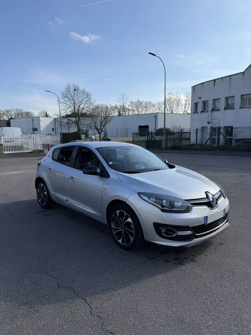 Renault Megane Mégane III TCE 130 Bose Edition EDC E6 - 1