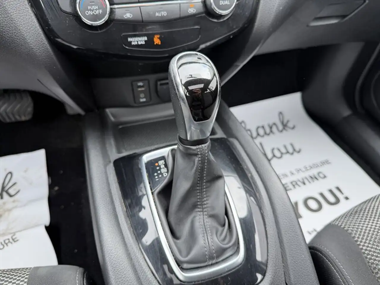 Nissan Rogue fotografie Nissan Rogue
