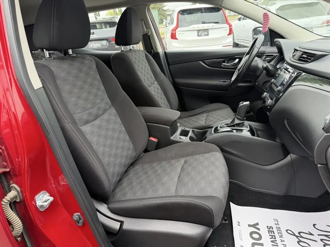 Nissan Rogue fotografie Nissan Rogue