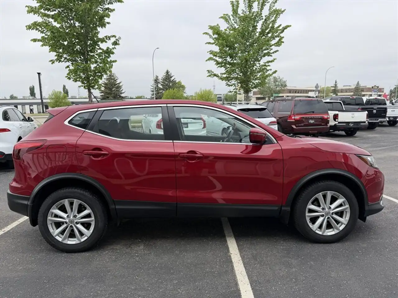 Nissan Rogue fotografie Nissan Rogue