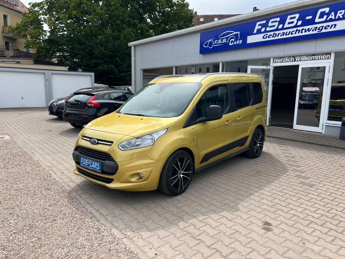 Ford Tourneo Connect Titanium Gold - 2