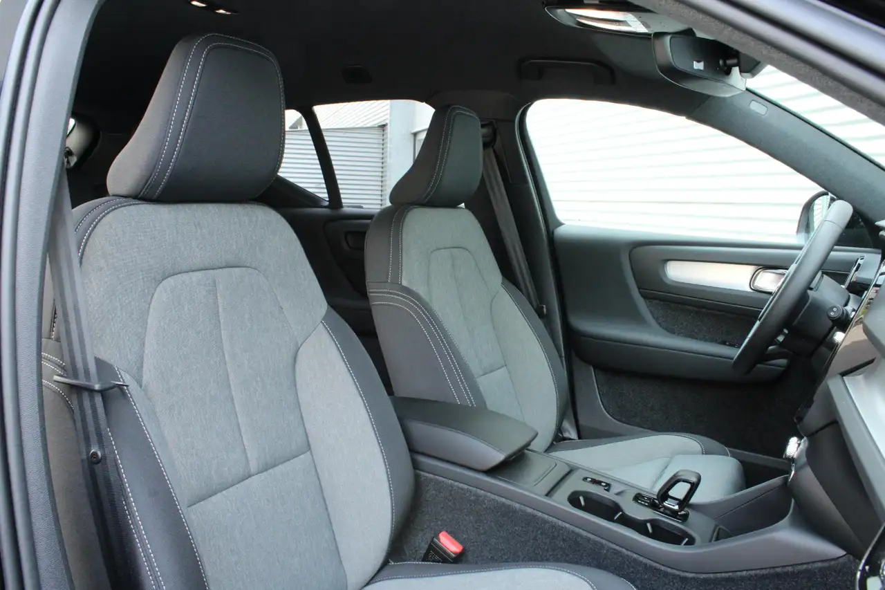 Volvo XC40 2026