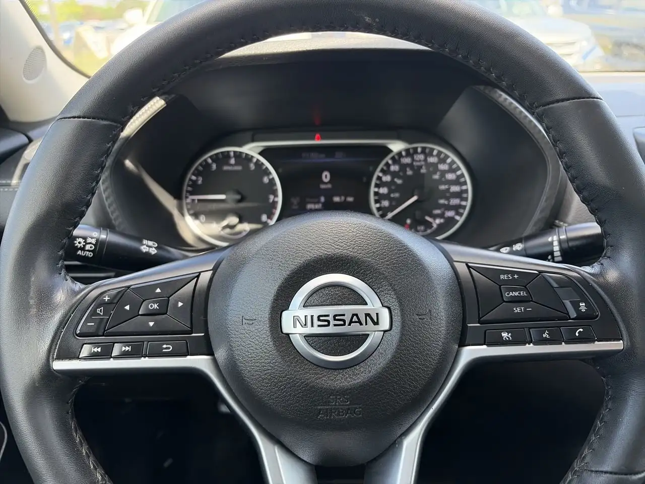 Nissan Sentra снимка Nissan Sentra
