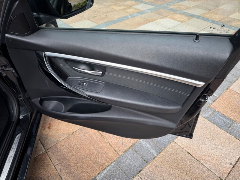 BMW 330 d xDrive Sport Line Automatic/Garantie !!! — photo 22