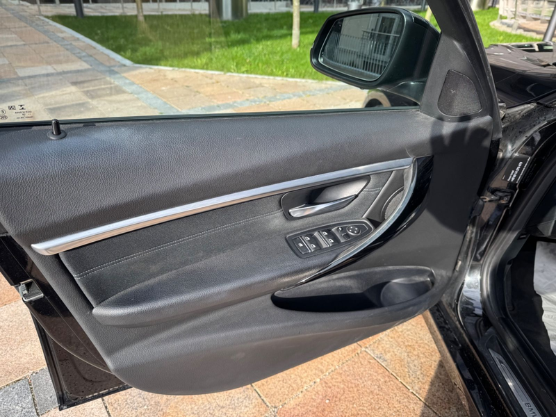 BMW 330 d xDrive Sport Line Automatic/Garantie !!! — photo 11
