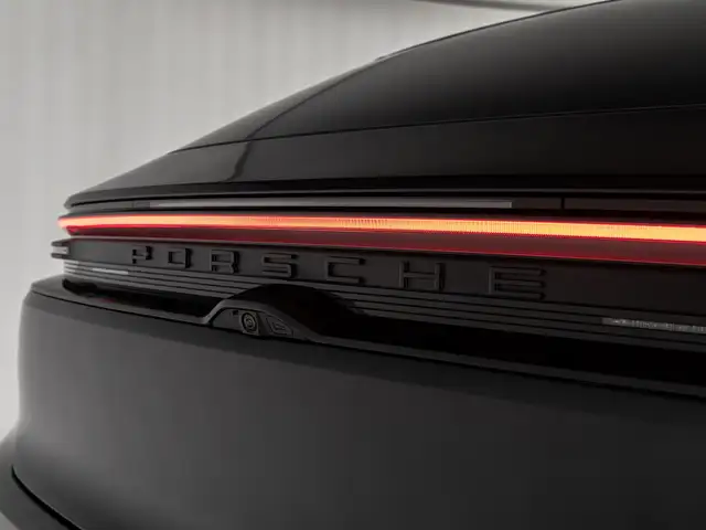 Porsche Macan view 15