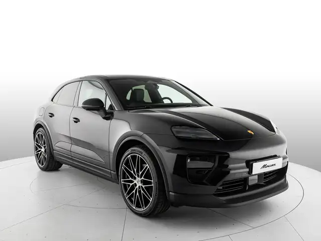 Porsche Macan view 5