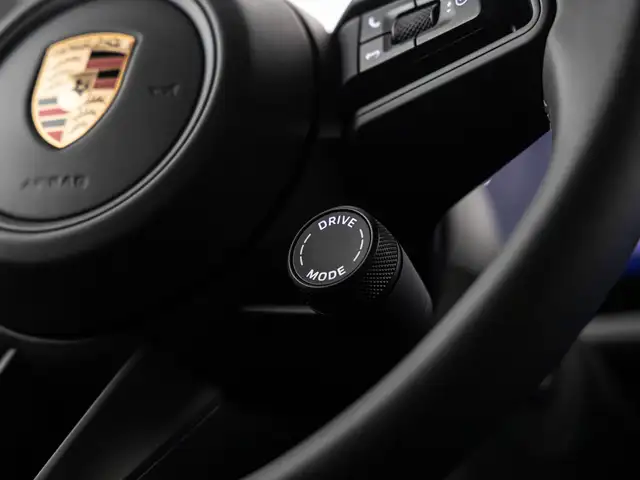 Porsche Macan view 10