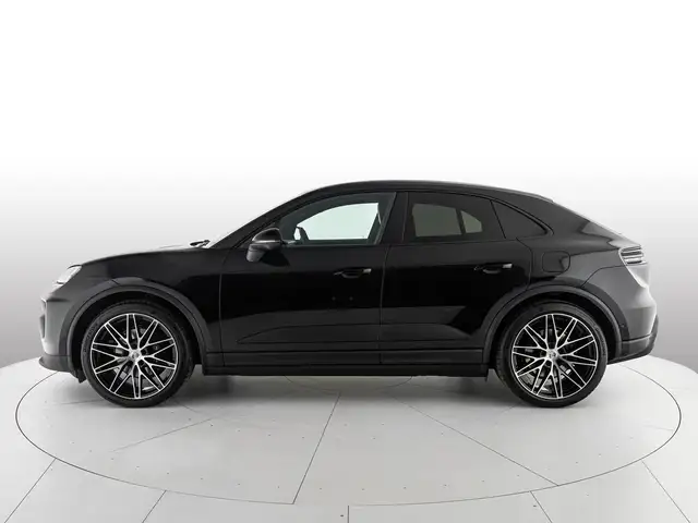 Porsche Macan view 6