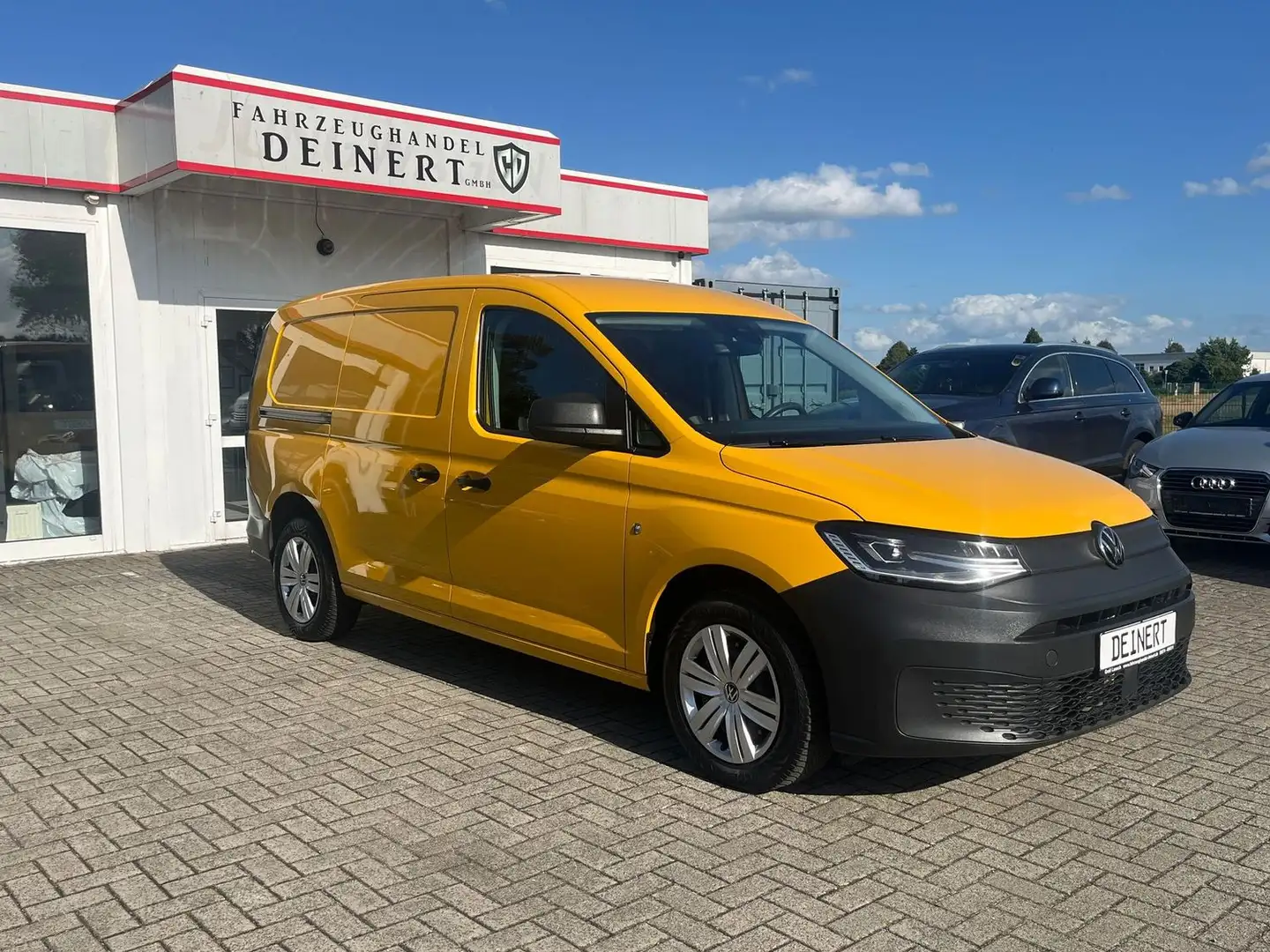 Volkswagen Caddy Maxi mit LED & AHK Jaune - 1