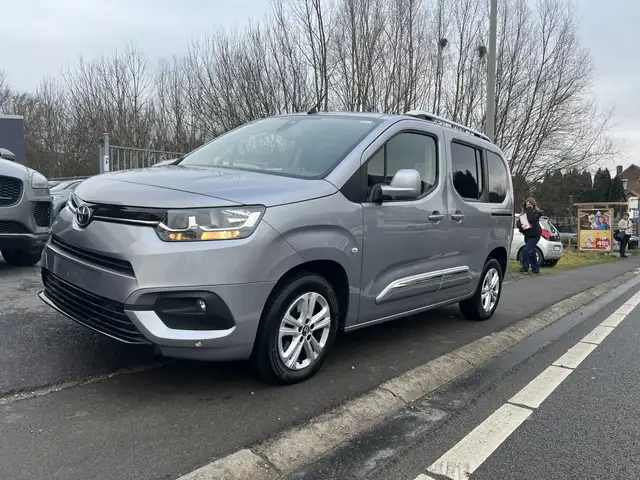 Toyota Proace City Verso LWB 1.2 7 places GPS CAMÉRA CRÉDIT 100%