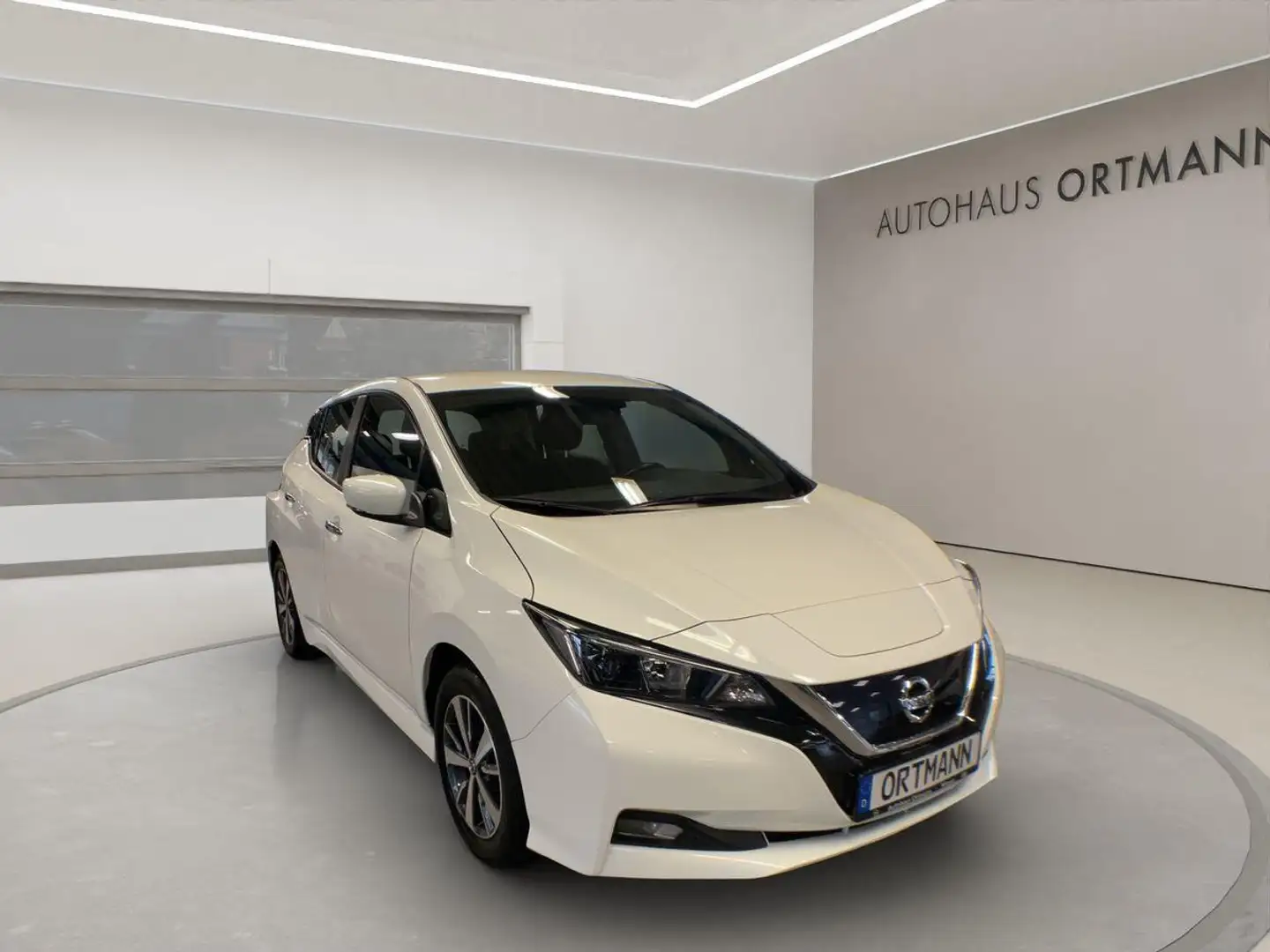 Nissan Leaf Elektro "ZE1" 40 kWh 2WD Weiß - 1