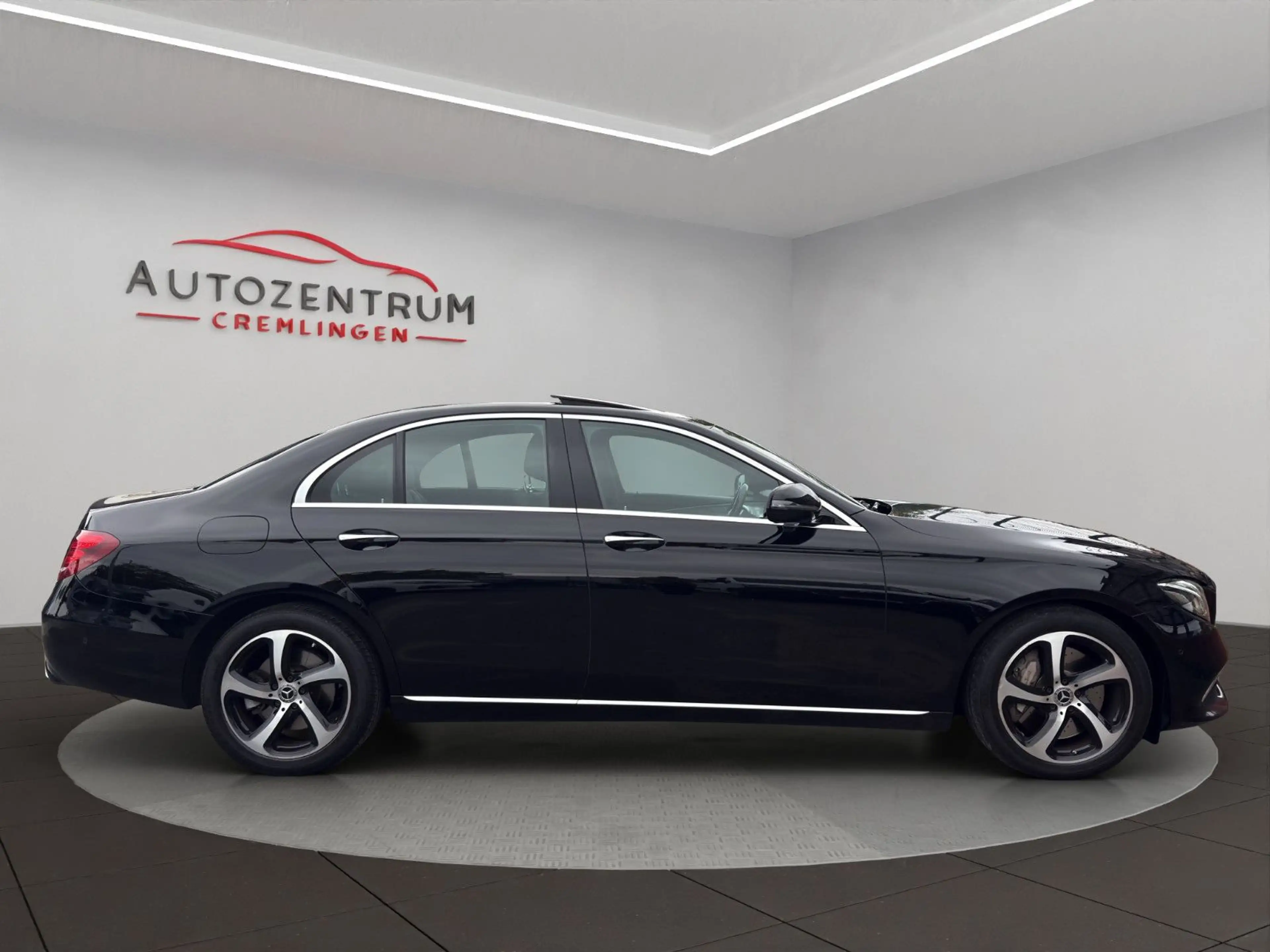 Mercedes-Benz E 400 d 4Matic eGSD MULTIB WIDESCREEN AHK KEYLESS — photo 4
