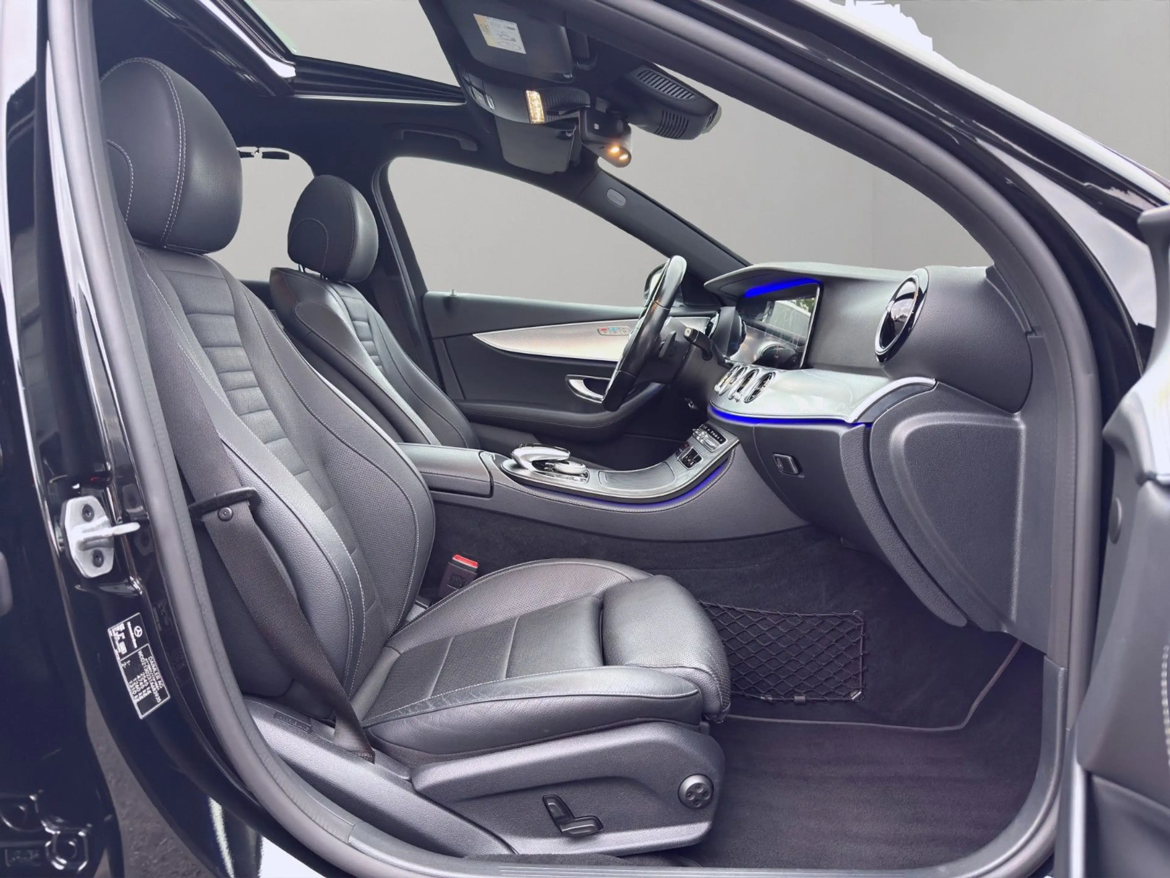 Mercedes-Benz E 400 d 4Matic eGSD MULTIB WIDESCREEN AHK KEYLESS — photo 12