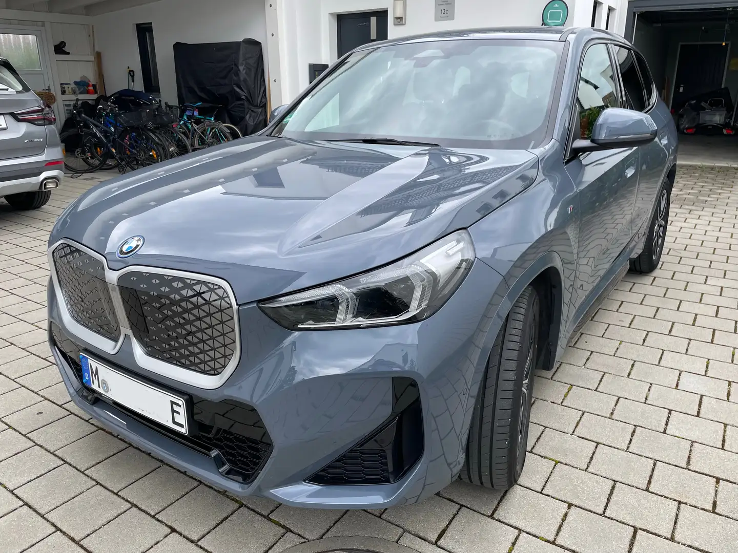 BMW iX1 iX1 eDrive20 M Sportpaket, AHK, Komfortzugang Blau - 1