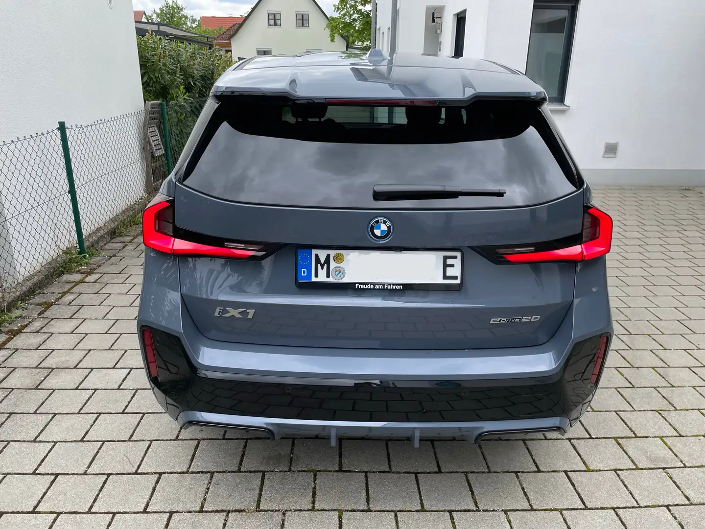 BMW iX1 iX1 eDrive20 M Sportpaket, AHK, Komfortzugang Blau - 2