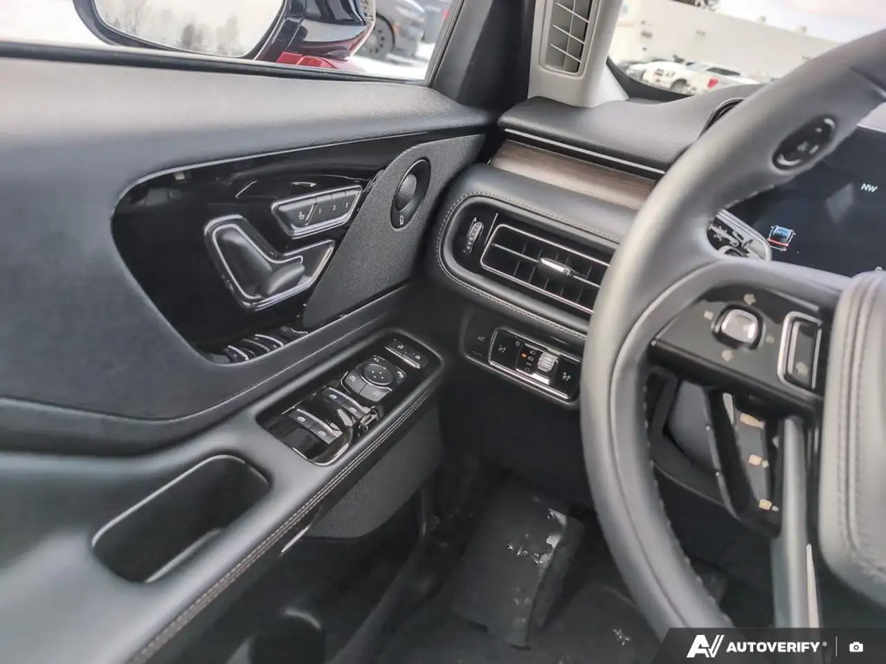 Lincoln Aviator снимка Lincoln Aviator