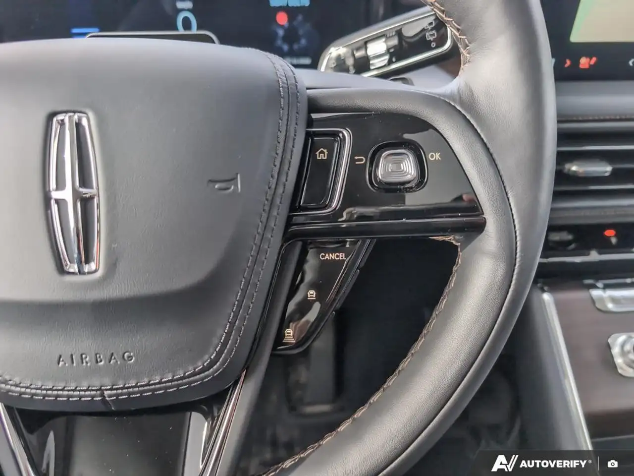Lincoln Aviator снимка Lincoln Aviator