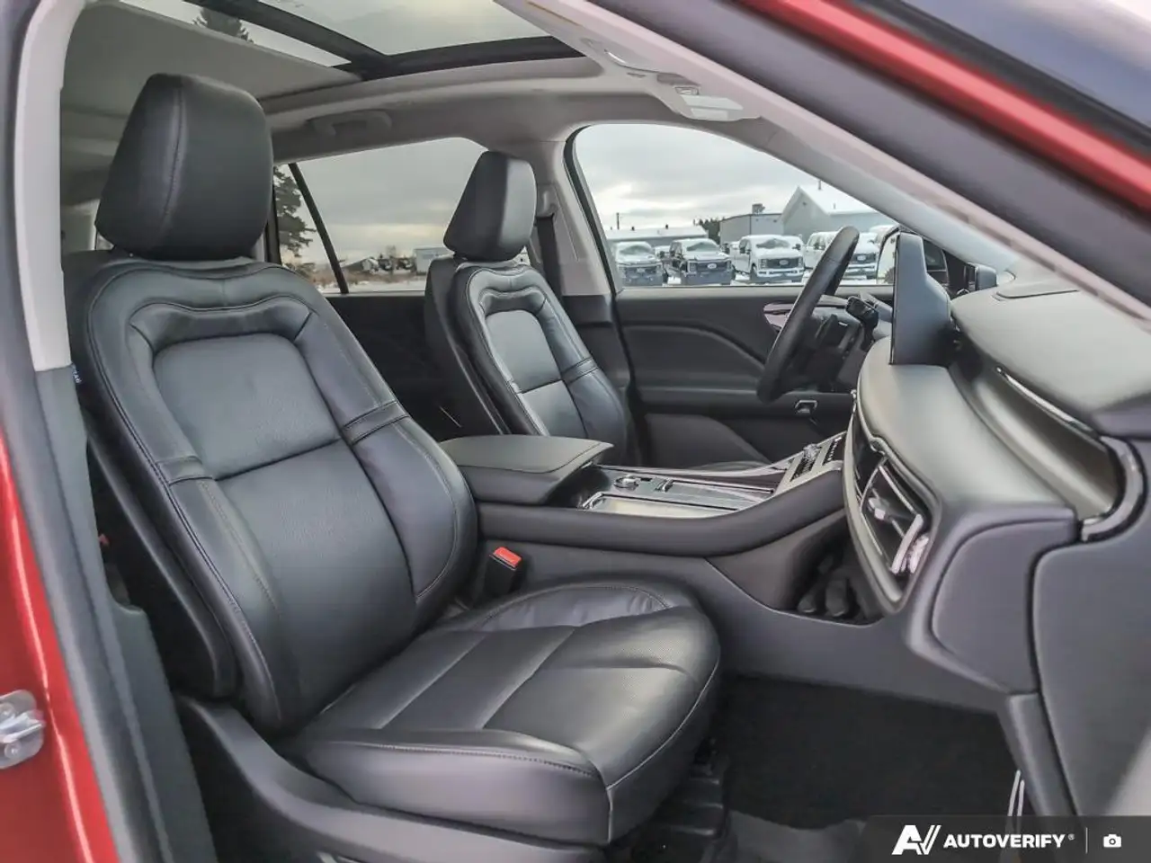 Lincoln Aviator снимка Lincoln Aviator