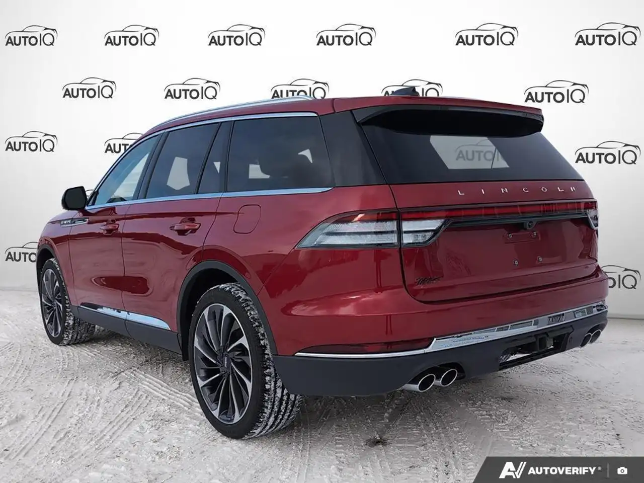 Lincoln Aviator снимка Lincoln Aviator