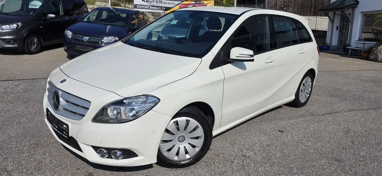 Mercedes-Benz B 200