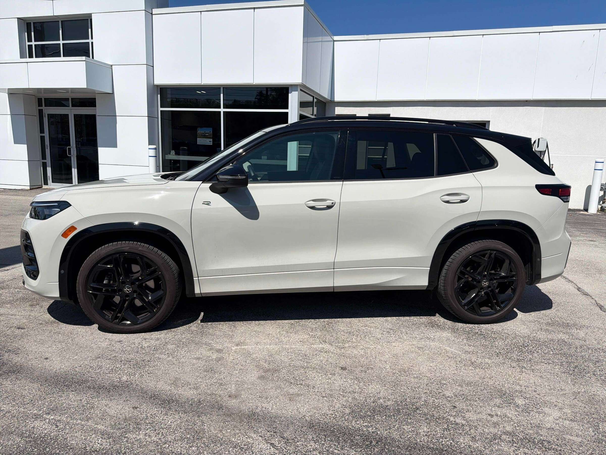 2026 Volkswagen Tiguan Comfortline R-Line Black Edition