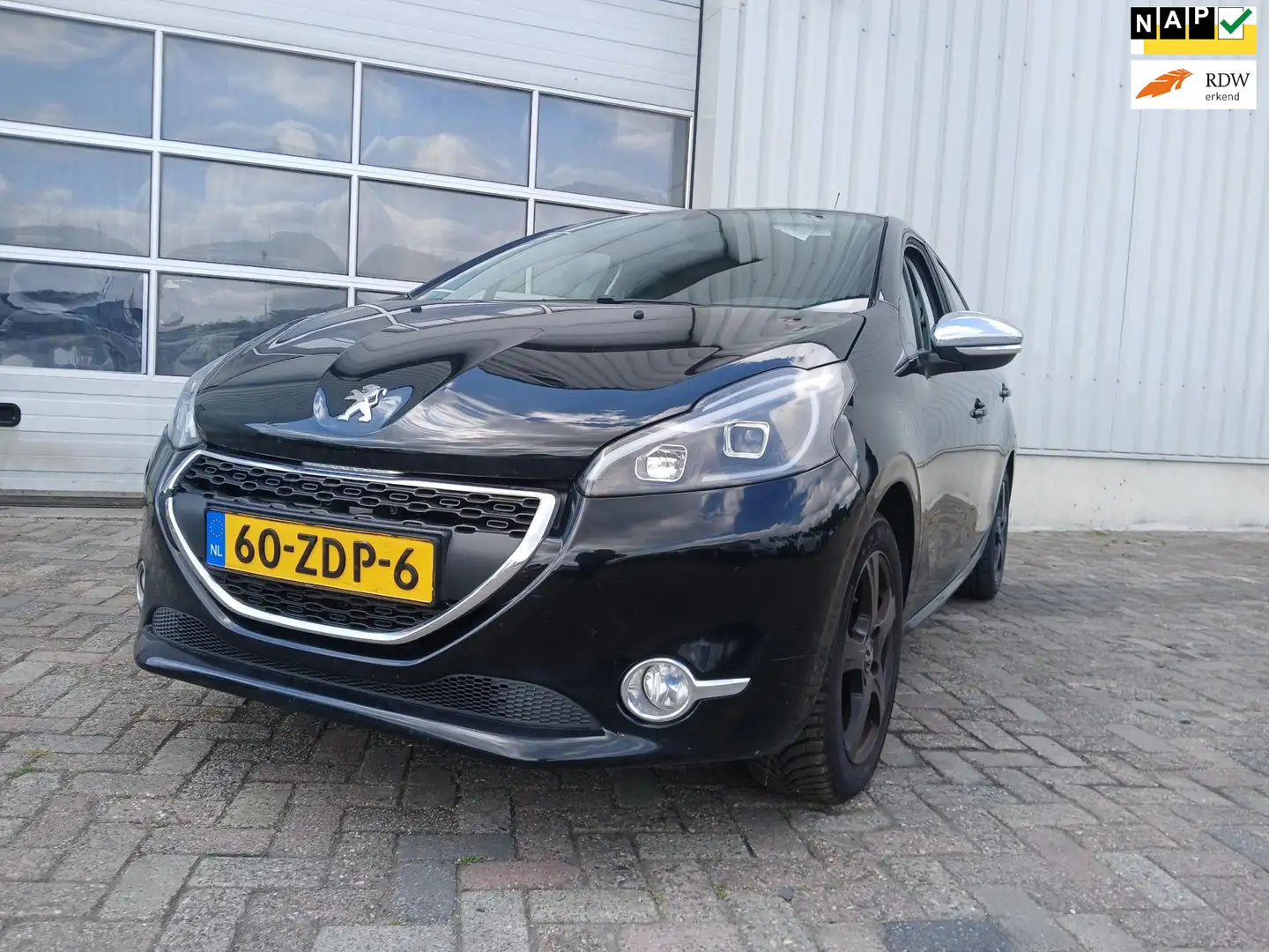 Peugeot 208 1.2 VTi Blue Lease - Airco - Cruise - Navi - Start Zwart - 1