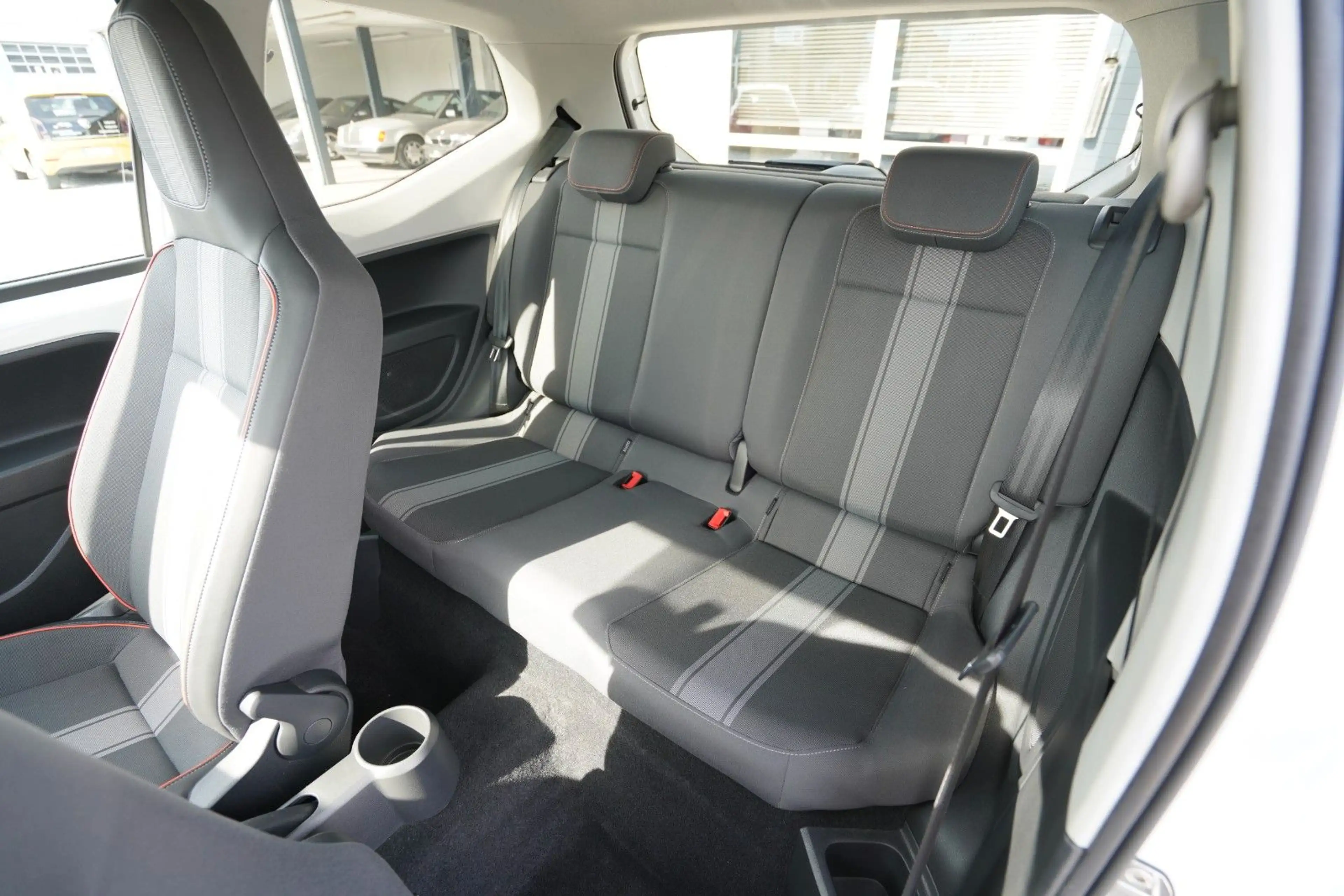Volkswagen up! groove up!*2.Hand*Sitzheizung*Klima*Fender Sound — photo 15