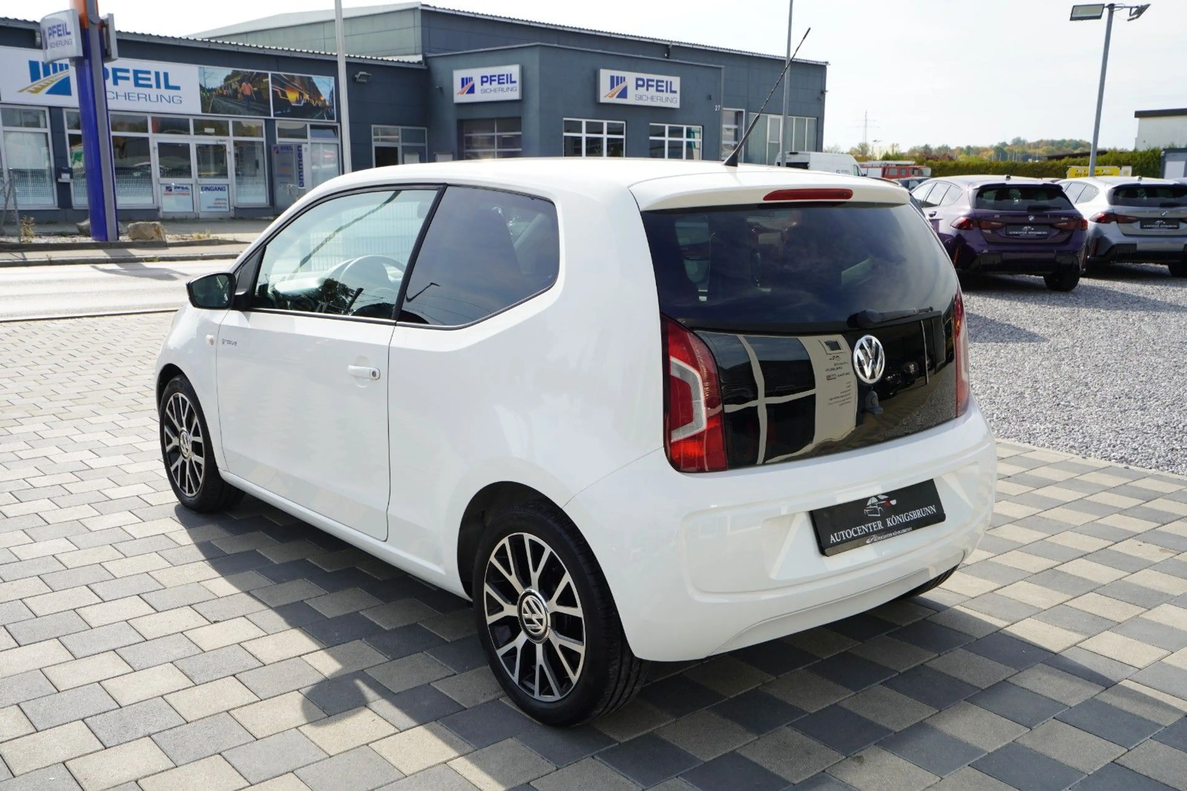 Volkswagen up! groove up!*2.Hand*Sitzheizung*Klima*Fender Sound — photo 7
