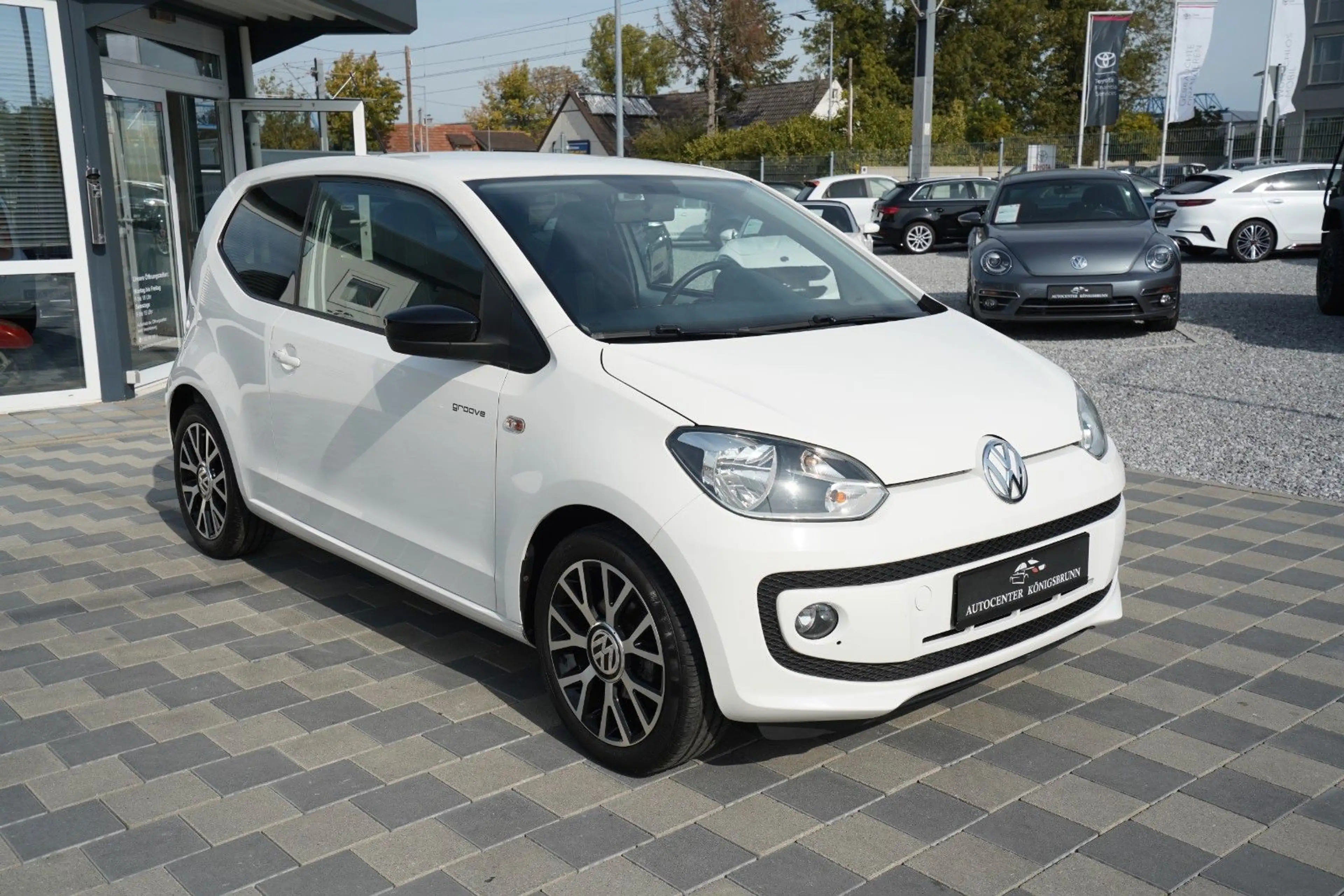 Volkswagen up! groove up!*2.Hand*Sitzheizung*Klima*Fender Sound — photo 3