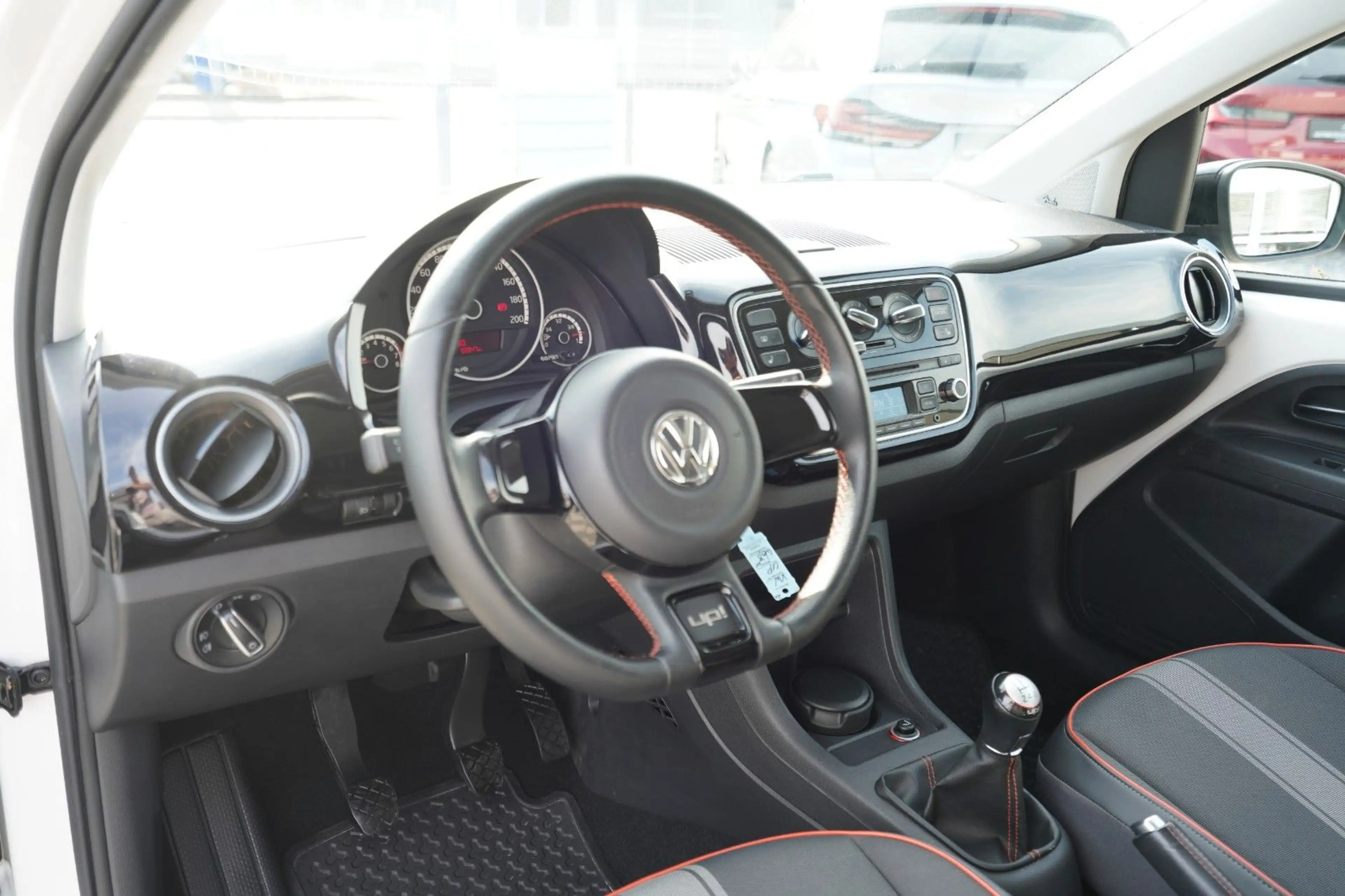 Volkswagen up! groove up!*2.Hand*Sitzheizung*Klima*Fender Sound — photo 10