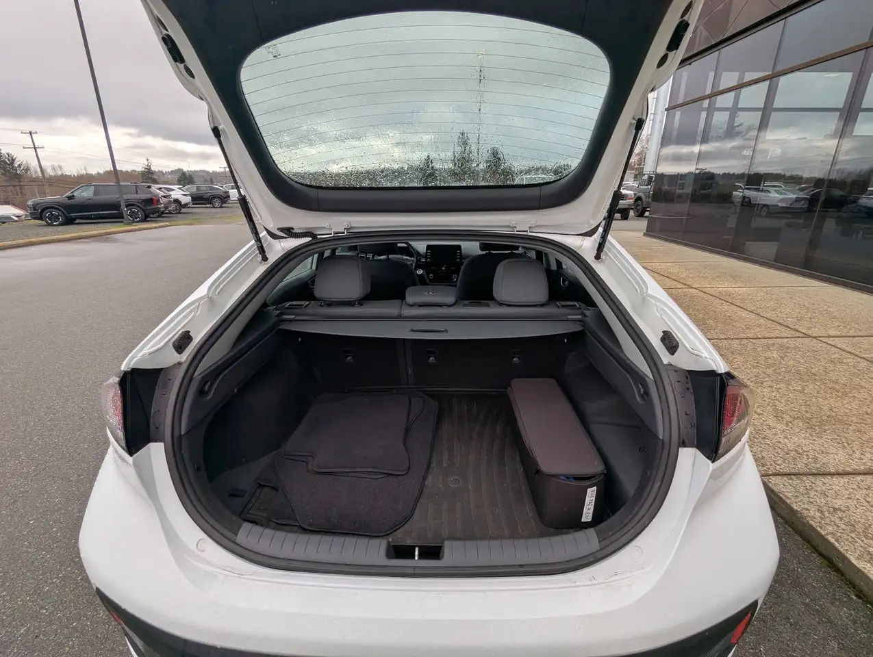 Hyundai IONIQ снимка Hyundai IONIQ
