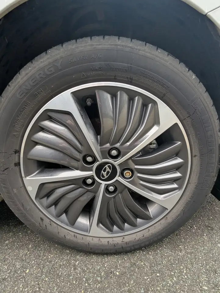 Hyundai IONIQ снимка Hyundai IONIQ