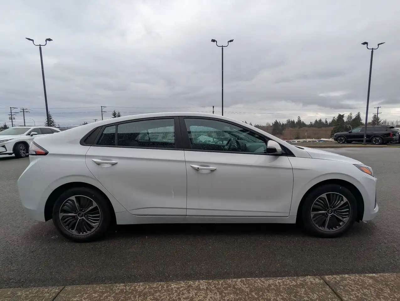 Hyundai IONIQ снимка Hyundai IONIQ