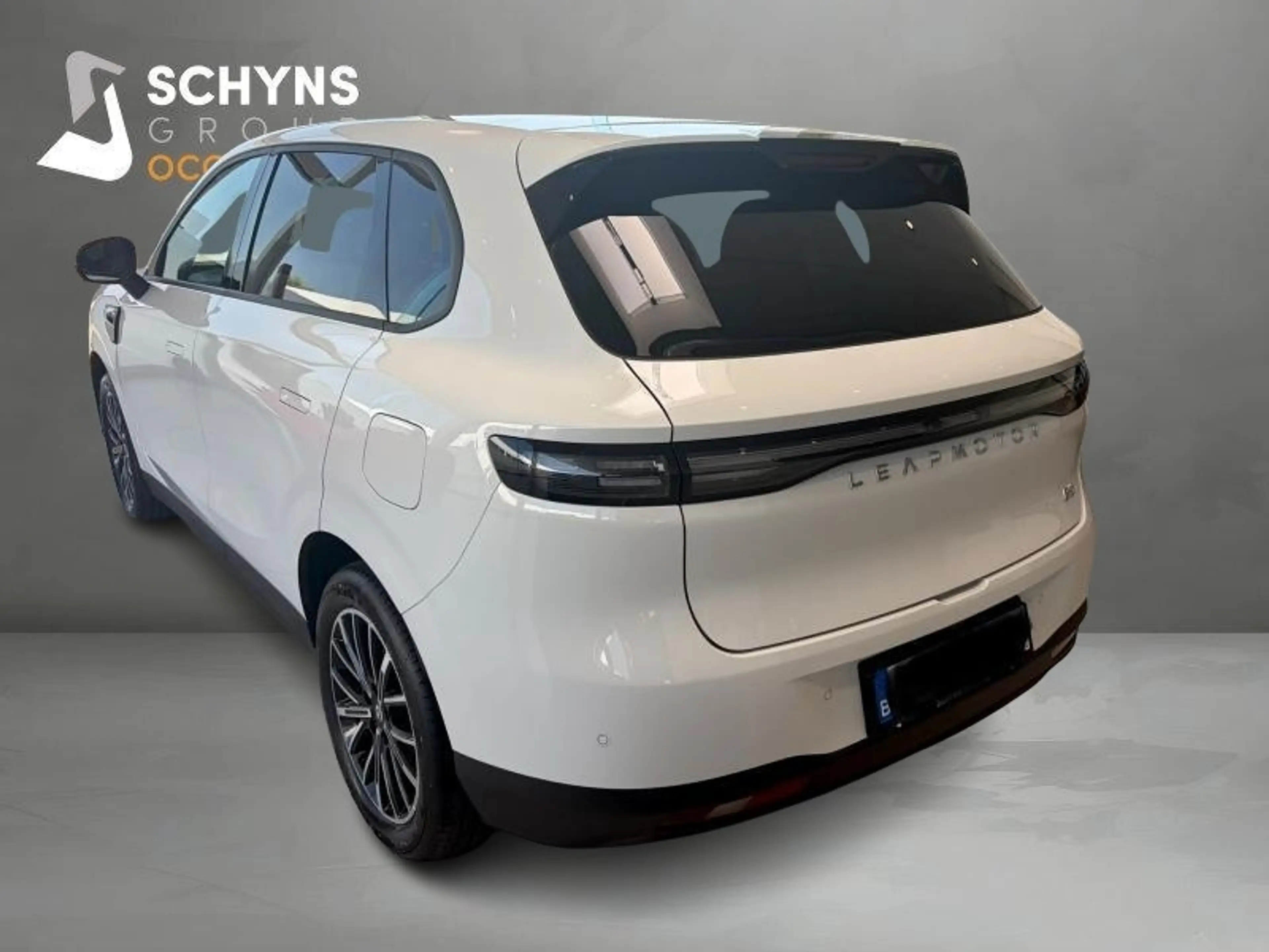 Leapmotor B10 DESIGN HYBRID — photo 5