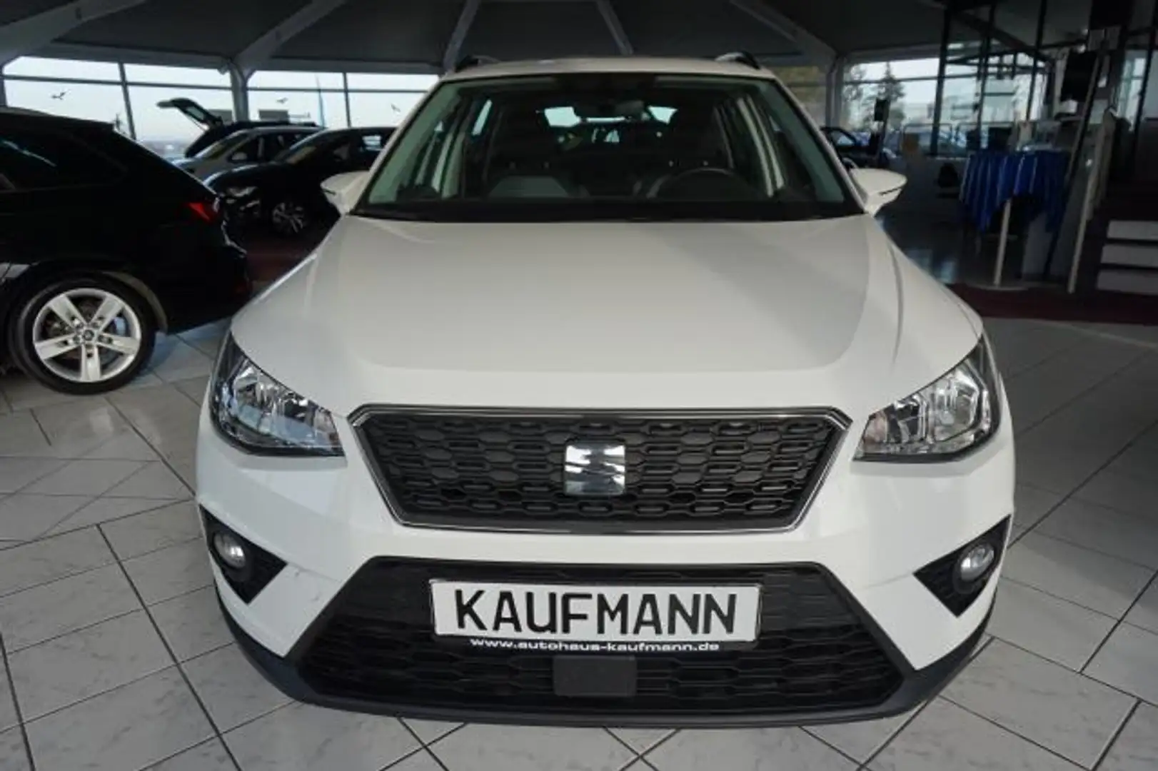 SEAT Arona ARONA 1,0 TSI STYLE PDC 1. HAND APP LM TEMPO Blanco - 2