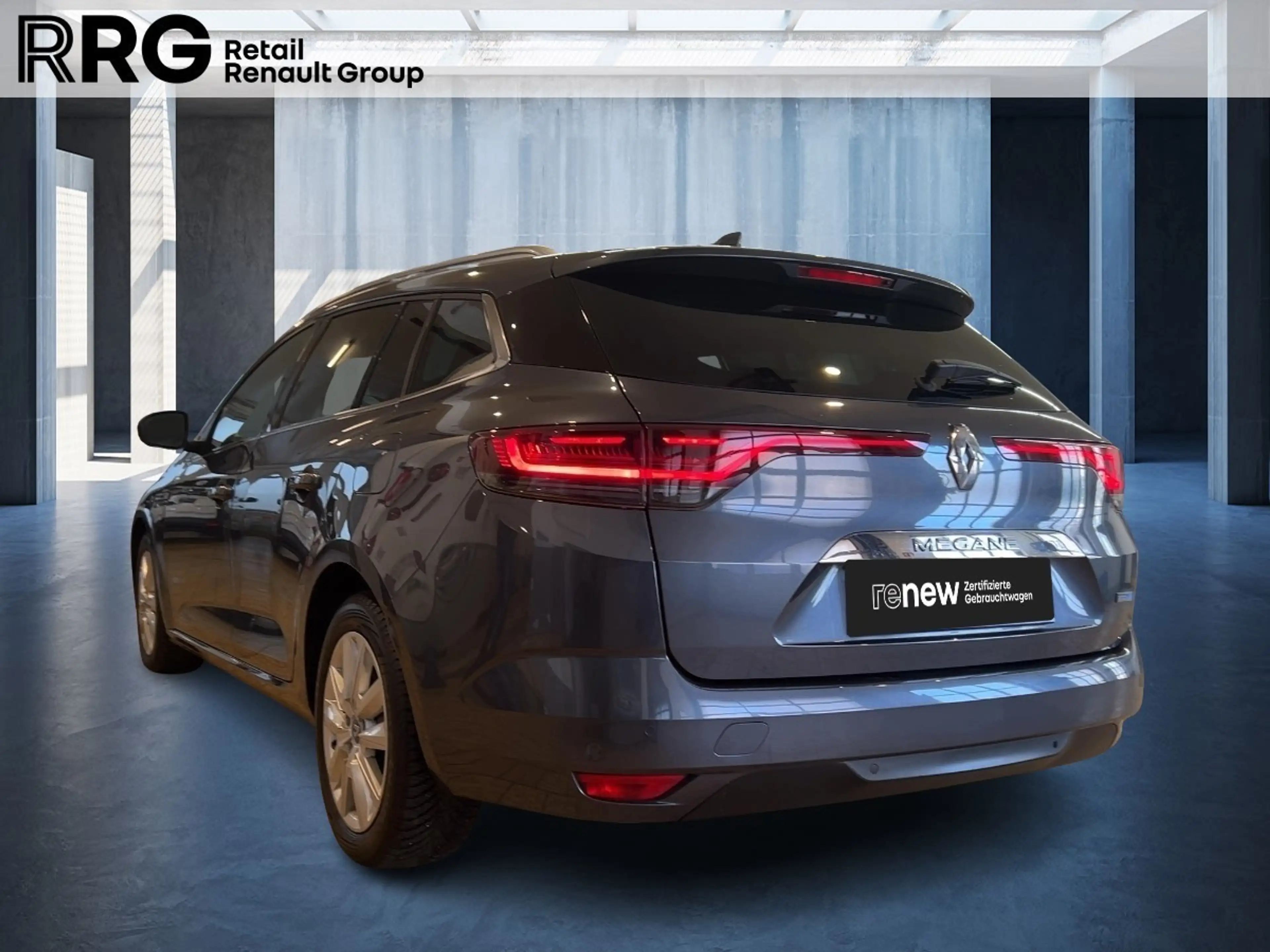 Renault Megane Grandtour INTENS E-TECH Plug-in 160 SHZ PDC — photo 4