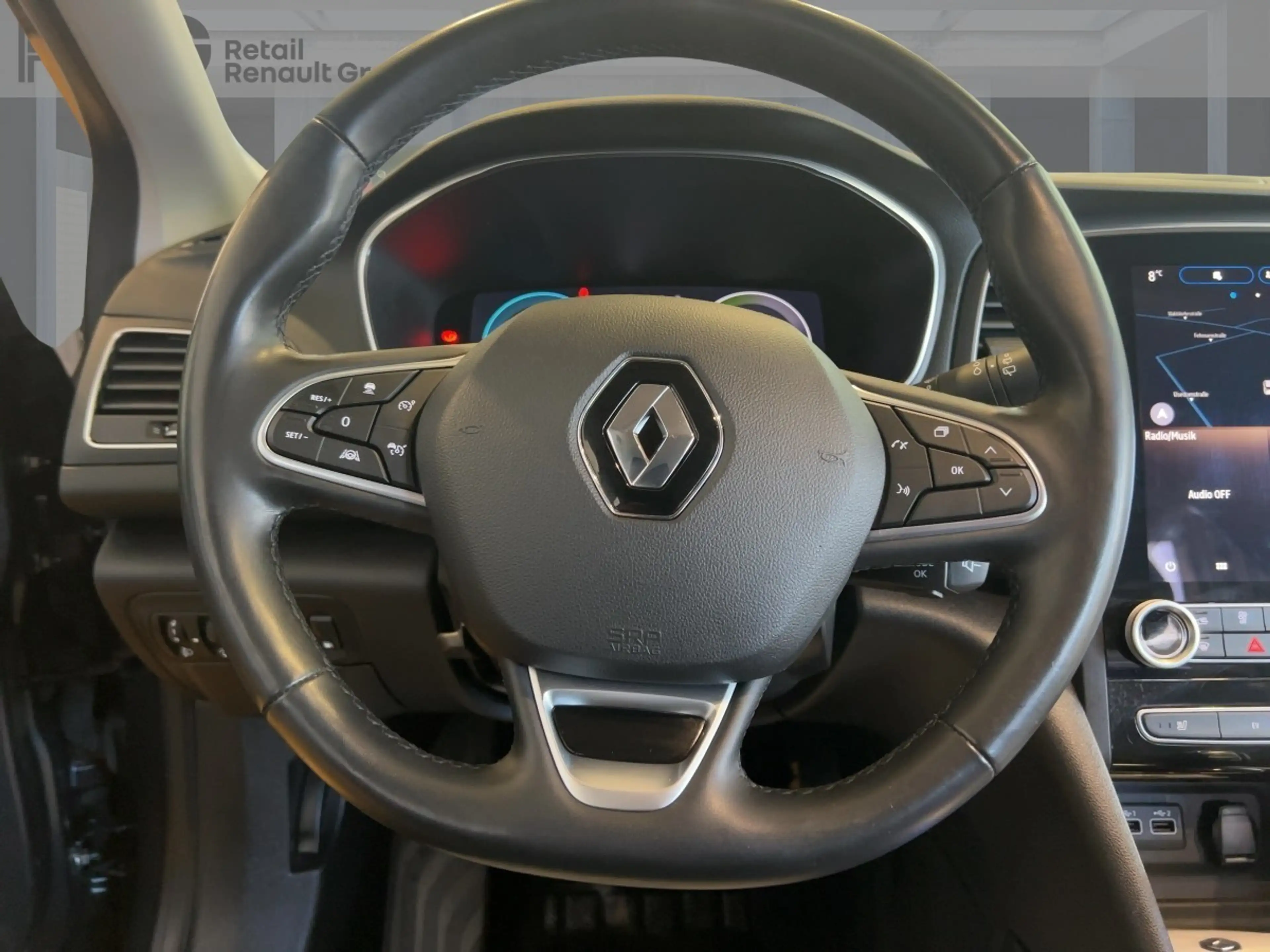 Renault Megane Grandtour INTENS E-TECH Plug-in 160 SHZ PDC — photo 11