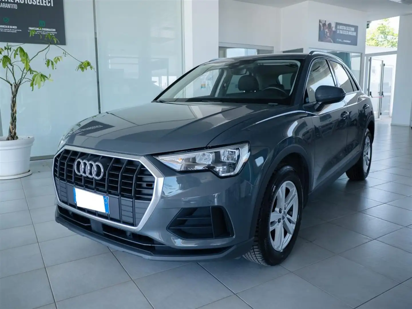 Audi Q3 35 2.0 tdi 150cv Business S-Tronic 36 mesi di gara Gris - 1