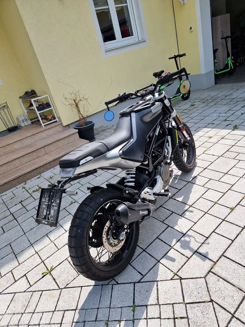 Husqvarna Svartpilen 125 Grau - 2