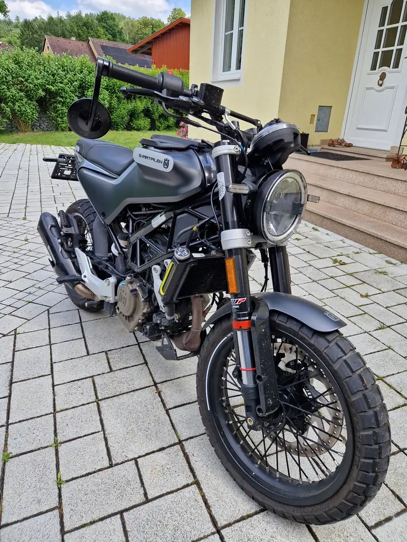 Husqvarna Svartpilen 125 Grau - 1
